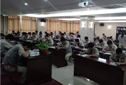 素质就业，，，，，，，，手艺立业